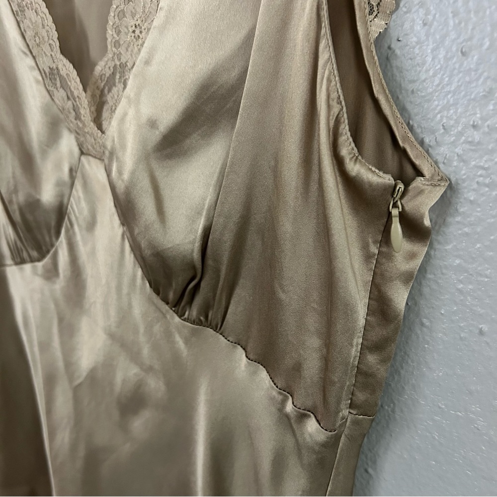 Ann Taylor LOFT Tan 100% Silk Shiny Satin Lace Trim Babydoll Tank Top Size 6 Y2K - Picture 5 of 9